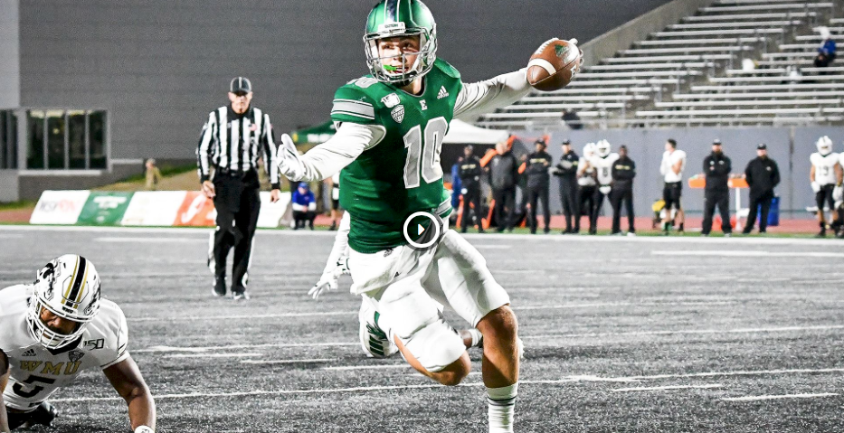 WATCH: Eastern Football Defeat Western Broncos With Last-Minute Touchdown