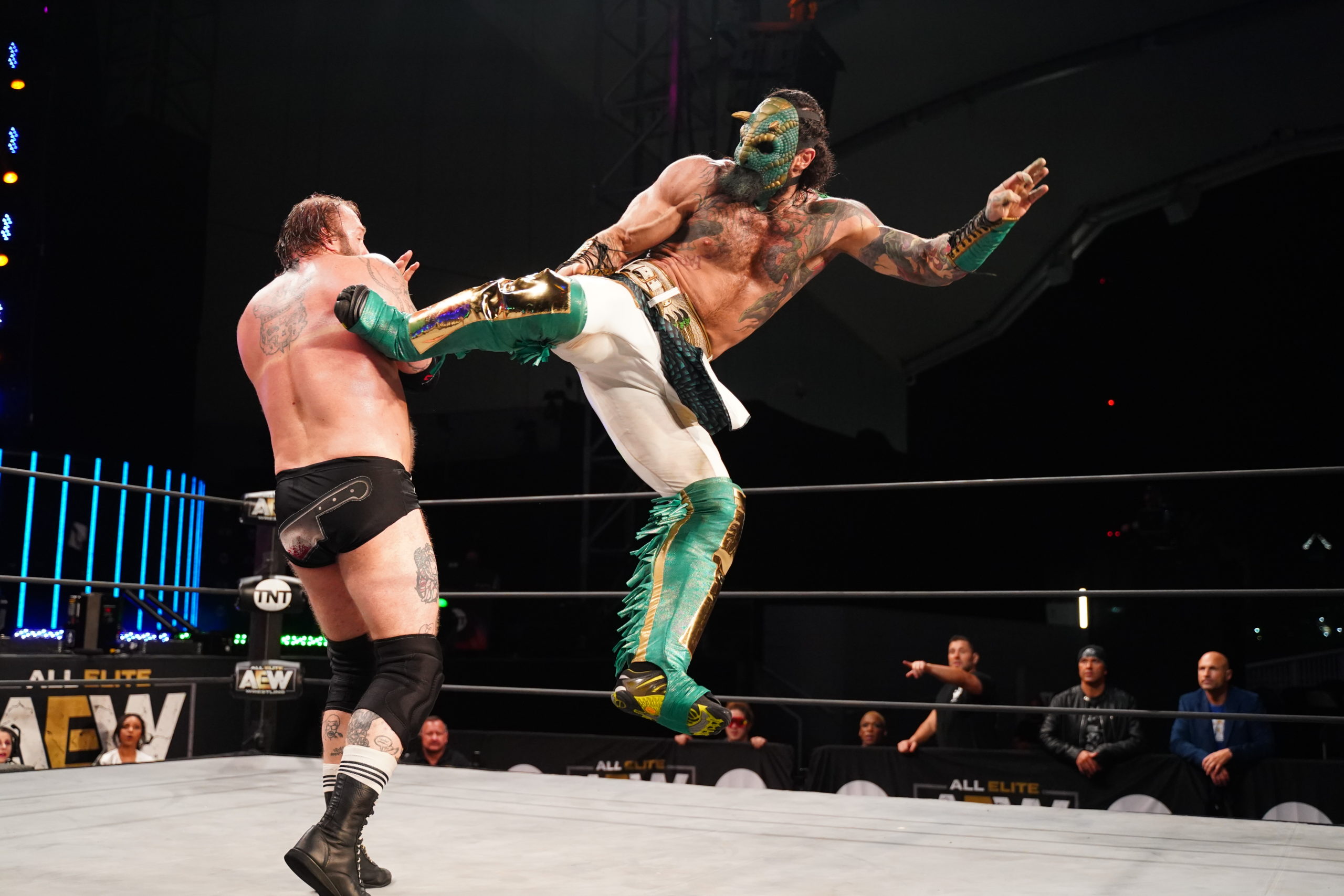 COMMENTARY: AEW Dynamite Delivers Amazing Show Despite Ongoing Sports Crisis