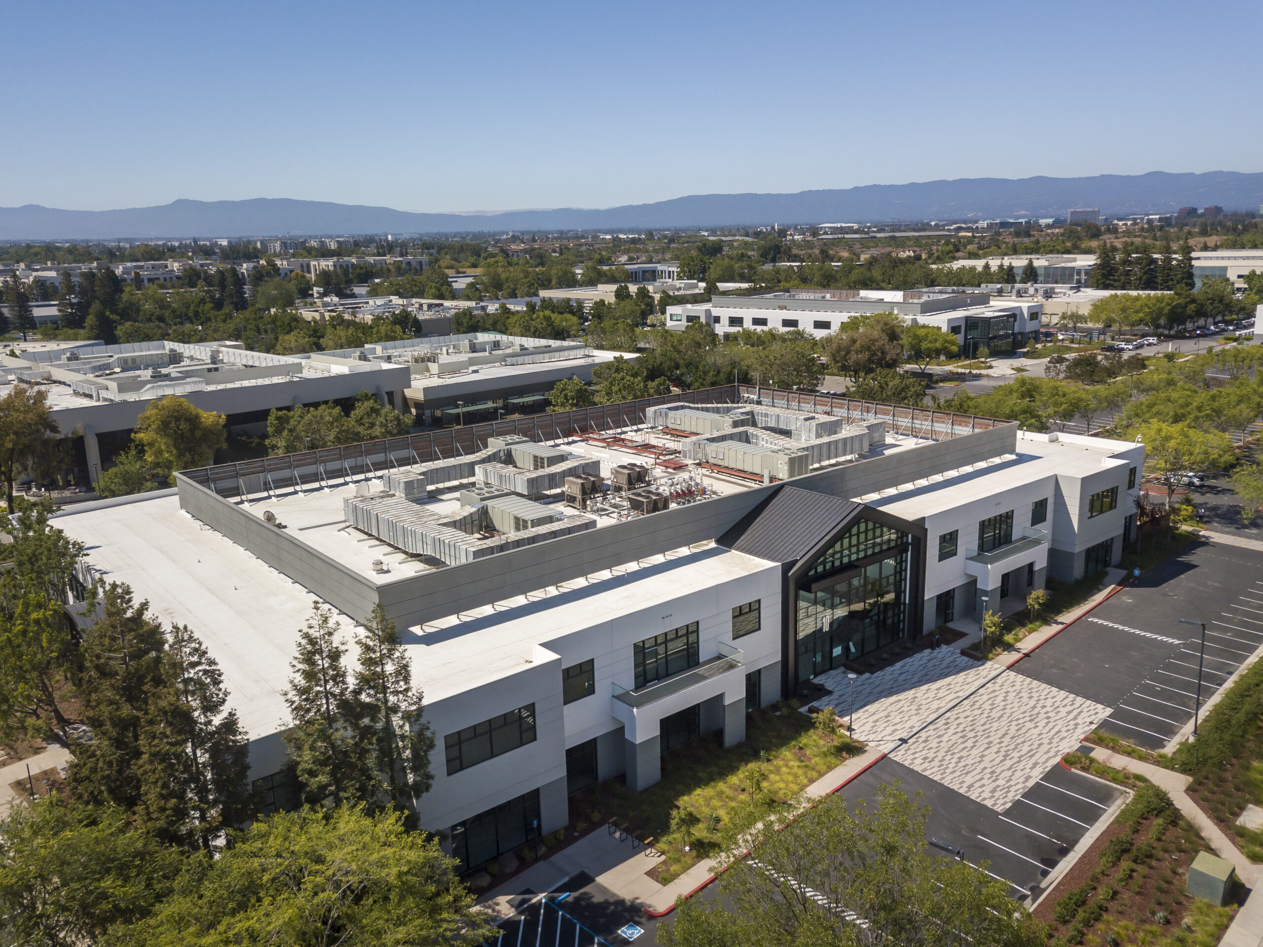 Paramount Advisory Successfully Closes 0MM Acquisition Assignment in Silicon Valley