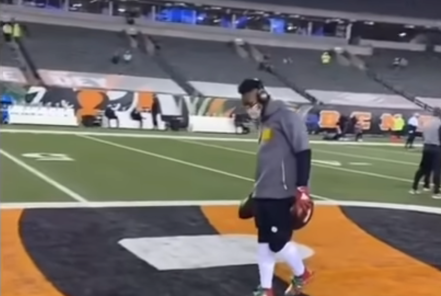 JuJu Smith-Schuster Announces He Will Stop Dancing On Opponent’s Logos