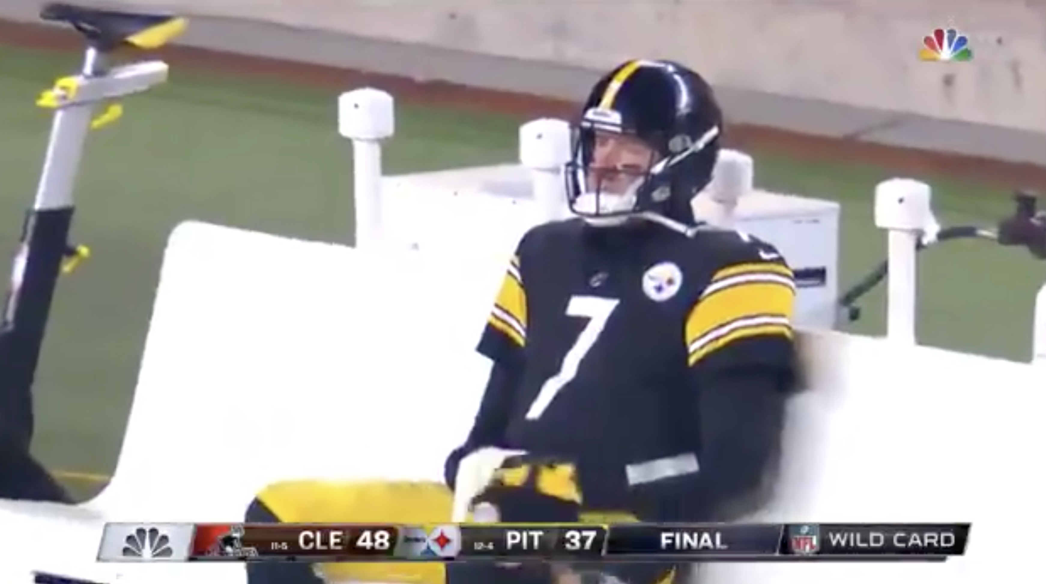Reflecting on Greatness: Pittsburgh Steelers QB Ben Roethlisberger’s Moment of Defeat