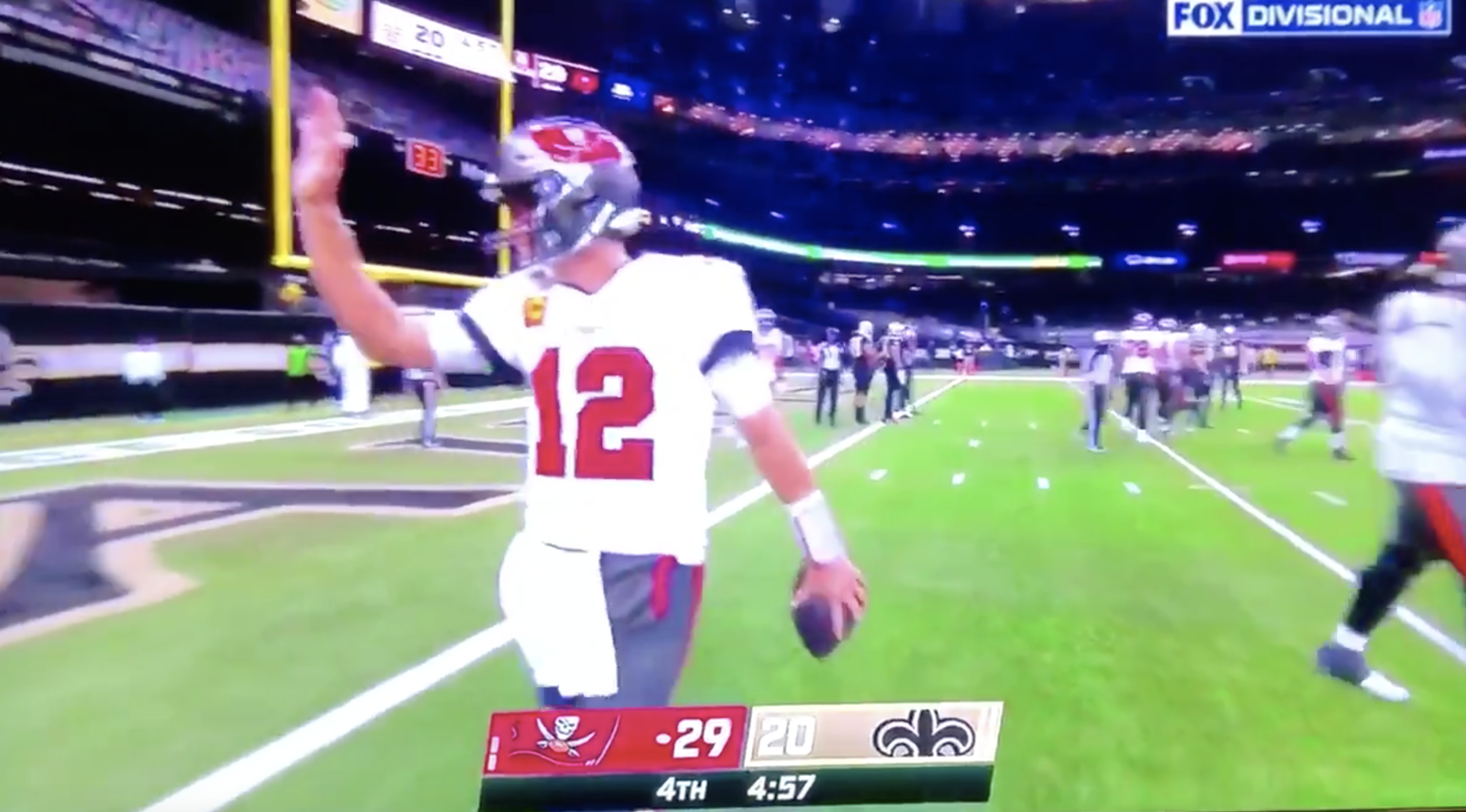 Tom Brady Hilariously Tries To High Five Referee After Touchdown